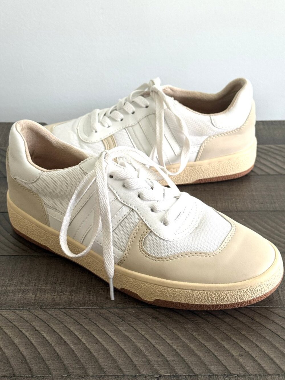 Mi.iM Women's White Lace Up
Strip Sneakers Size 8